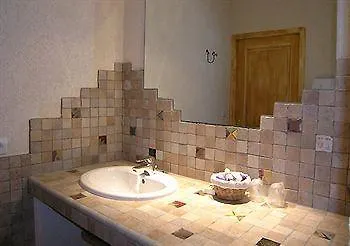 Hotel Logis Le Puy Des Sirenes Puygiron