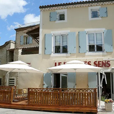 Logis Le Puy Des Sirenes Hotel *